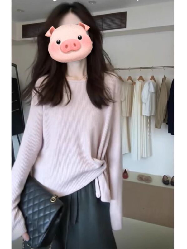 Plus-Size Irregular Side-Button Round-Neck Women's Autumn/Winter Base Layer Top with a Stylish Design and Long Sleeves