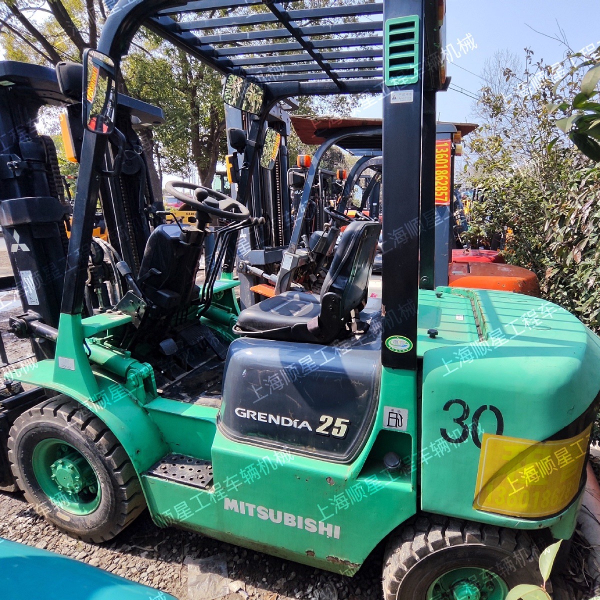 Used mini forklift 2.5t with Middle cylinderJapan Mitsubishi