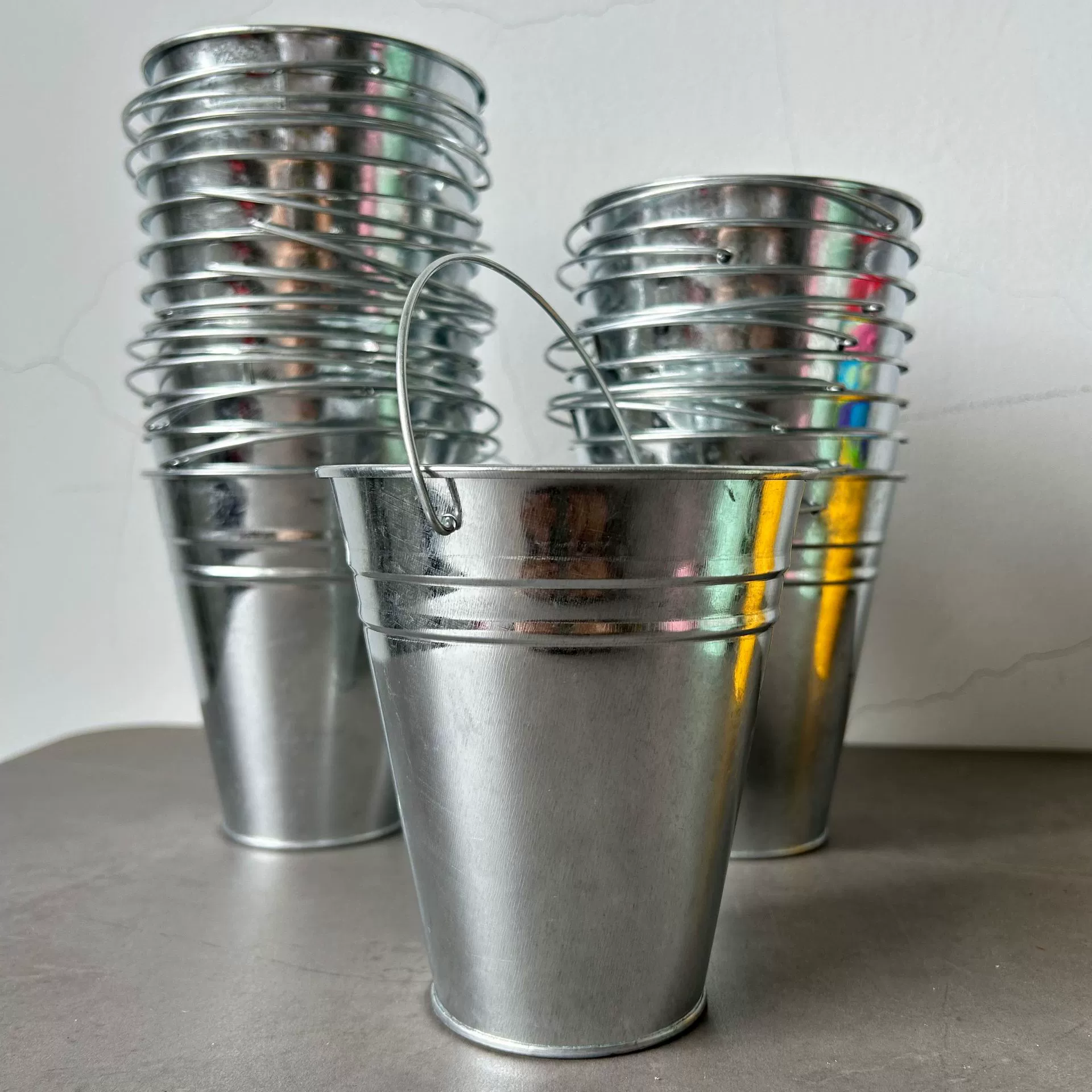 Оцинкованное высокое простое маленькое железное ведро в европейском стиле, цветочное ведро, цветочный горшок, маленькое ведро с горловиной 11,5 см, дном 6,5 см, высотой 12,8 см