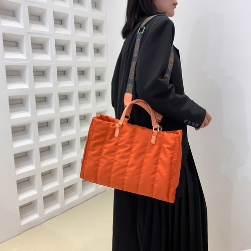 Cross-border new large capacity bags for women  autumn winter fashion commuting single shoulder bag versatile hand-held tote bag wholesale