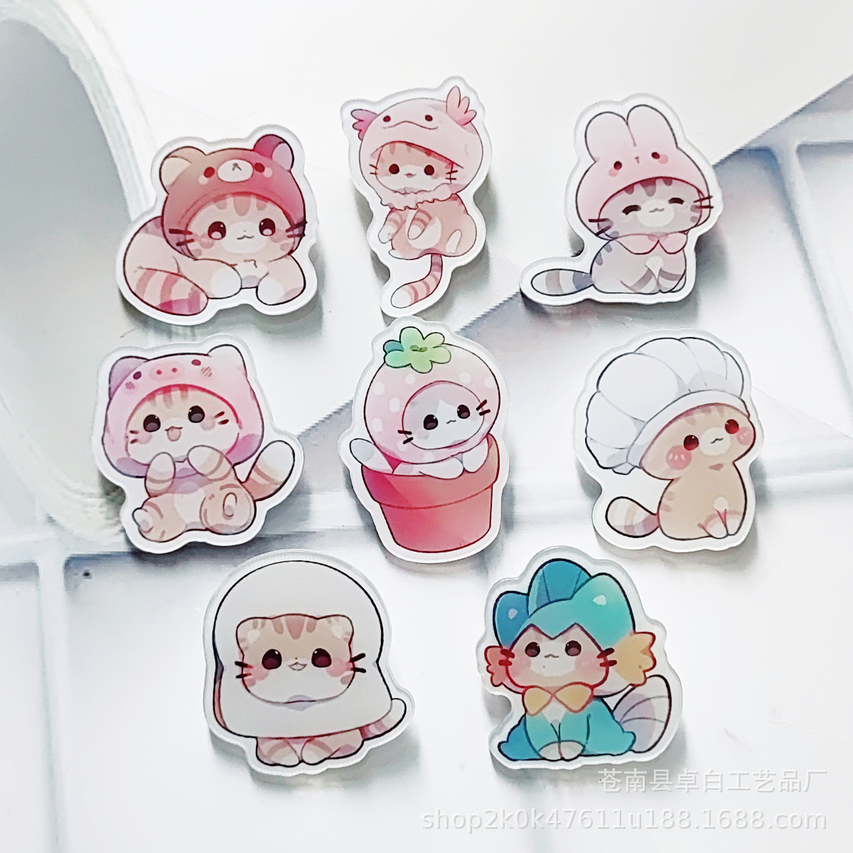 Cute Cat Acrylic Brooch Animation Peripheral Badge Cartoon Accessories Patch Girl Heart Diy Bag Pendant