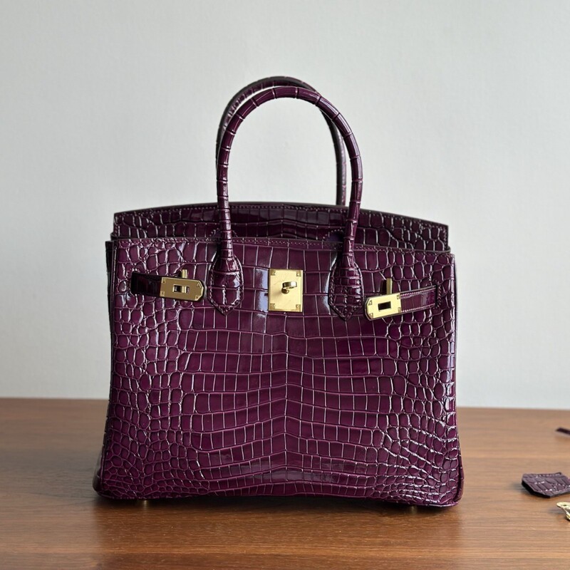 Hermès Crocodile Pattern Genuine Leather Birkin Bag 25/30, Western Empress Style, Steel Hardware, Top Layer Cowhide, Faux Crocodile Leather Handbag for Women Hermès Crocodile Pattern Genuine Leather Birkin Bag 25/30, Western Empress Style, Steel Hardware, Top Layer Cowhide, Faux Crocodile Leather Handbag for Women