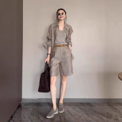 2025年超人気の夏服は、クールで高級感があり、超見栄えの良い、シックでユニークで美しいスーツパンツのセットです。