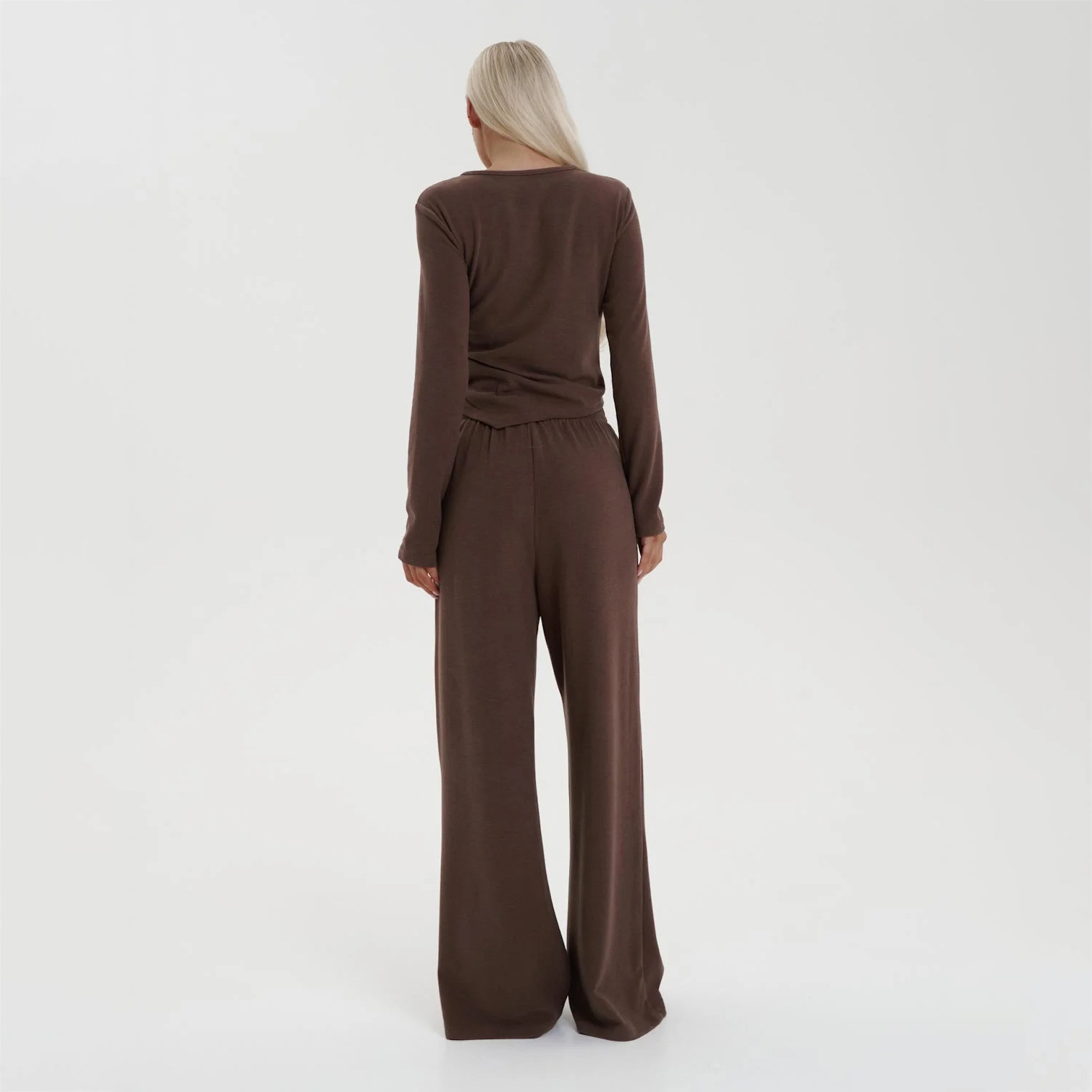 Effortless Two-Piece Set – Asymmetrical Hem Top + Straight-Leg Pants With Raw Seam Detailing (S-L, Black/Brown)_ecoleips.com