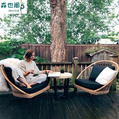 屋外のベランダの小さいテーブルと椅子のアイデアネットの赤い藤の椅子の3つのセットのお茶のいくつかの組み合わせの民宿の露店の庭のテーブルと椅子の家具