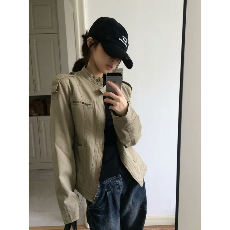 Stand-up collar distressed American retro short denim jacket for women, 2026 early autumn new style, straight shoulder workwear jacket