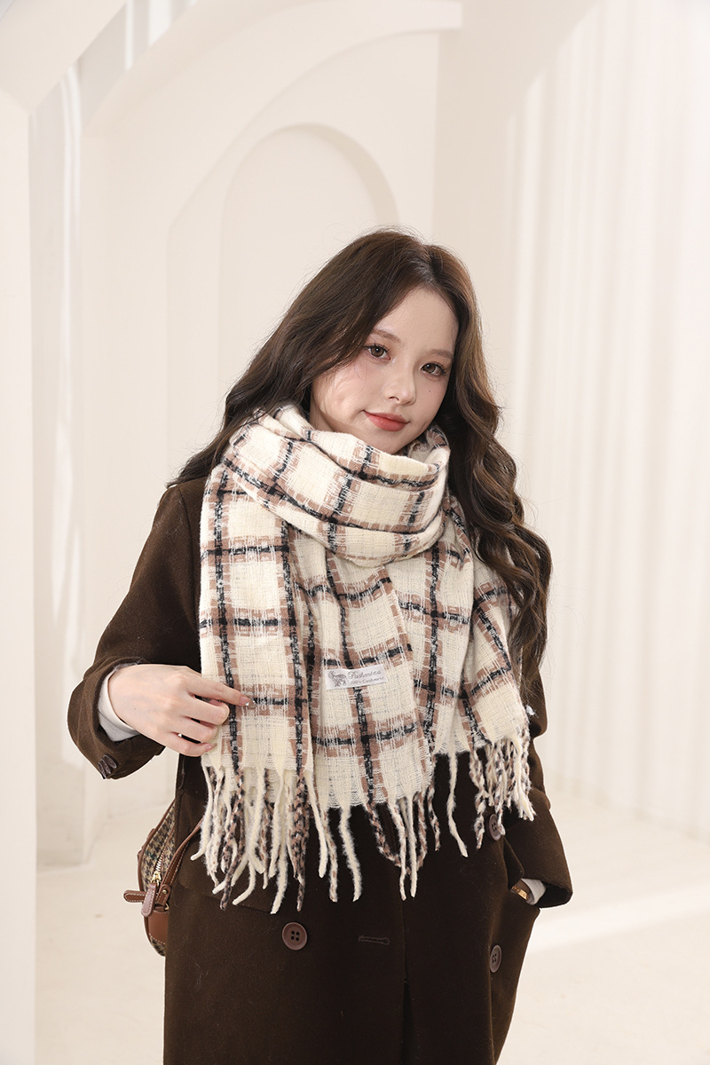 2024 automne hiver nouvelle atmosphère d'écharpe épaisse en mohair, chaleur haut de gamme, manteau polyvalent pour hommes et femmes à rayures_voghion.com