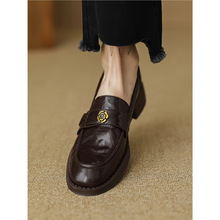 �F؛~���T��Ƥɽ�軨ܛ�ט���ЬŮ�����¿���ɫ��Ьһ�_��СƤЬ