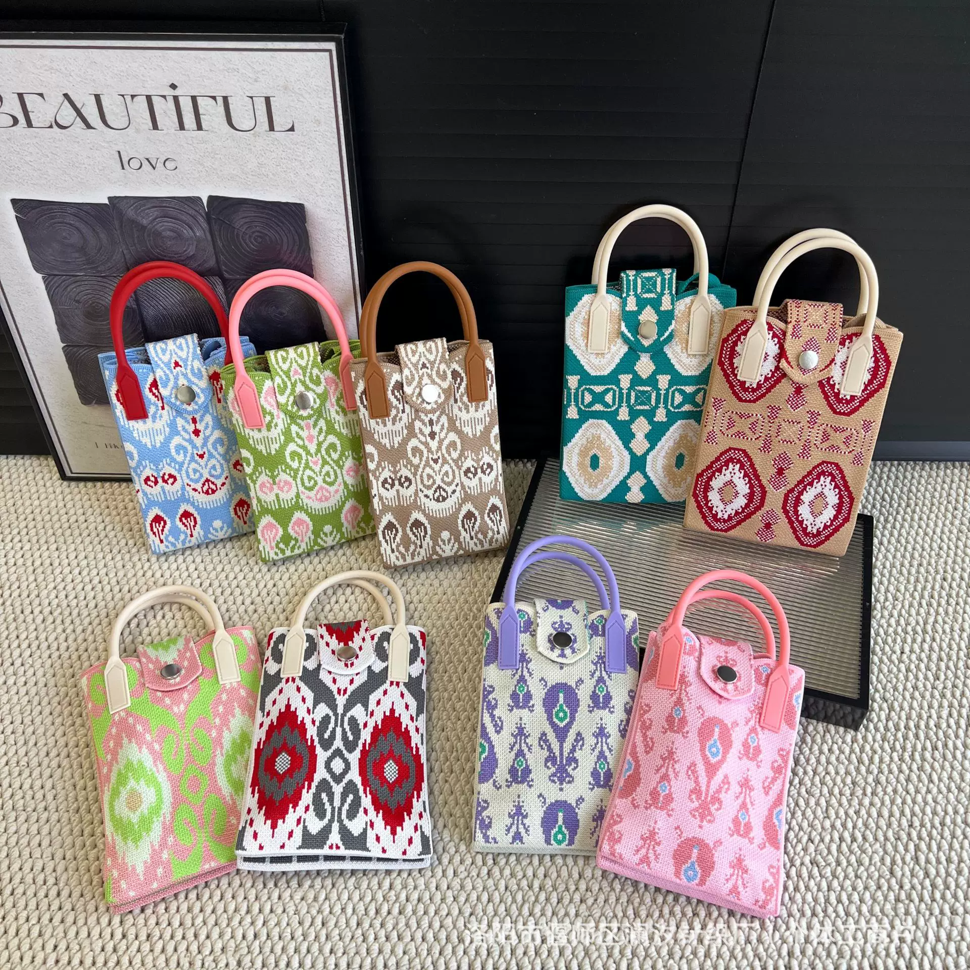 新疆艾德莱斯纹样针织民族风波西米亚风针织包女斜挎包零钱包批发