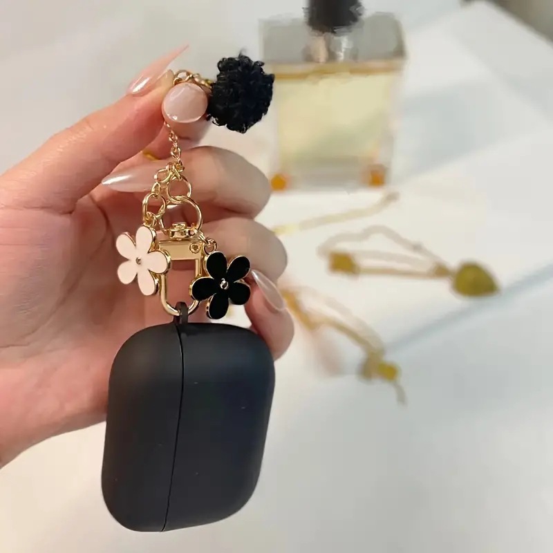 iPhone サクラファーボールキーホルダー ブラックシェル Apple AirpodsPro ヘッドフォン保護カバー 1/2 世代に適しています|undefined