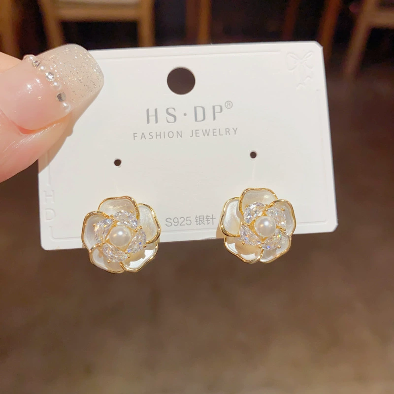 Mountain tea with zircon pearl, fashionable cute universal earrings, french style, light luxury style, high-quality style, wholesale