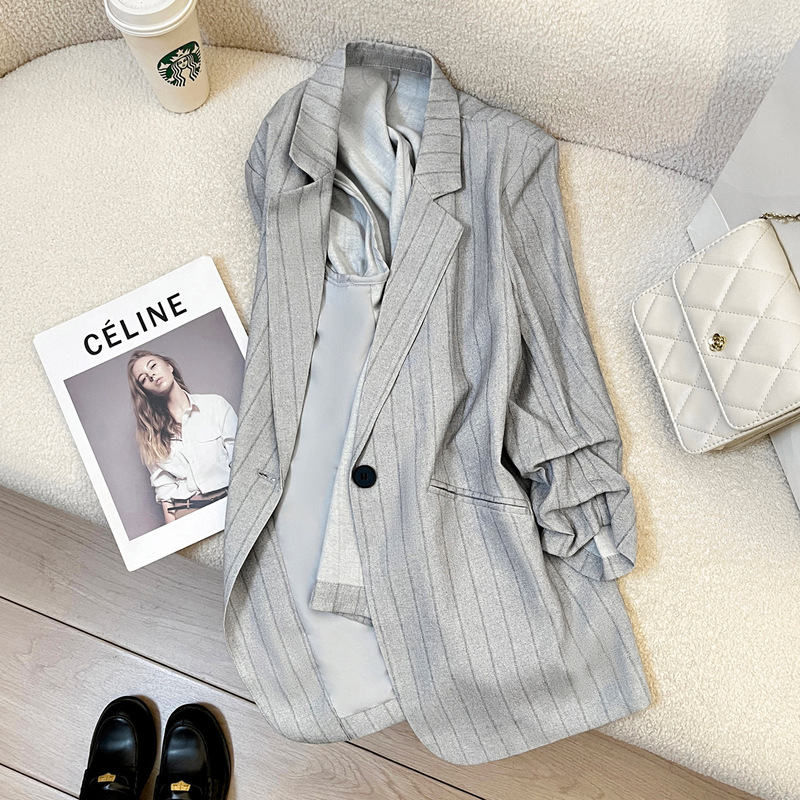 This Year's Trendy Gray Striped Blazer for Women, Thin Style, 2026 Summer New Model, Unique and Fashionable Small Suit