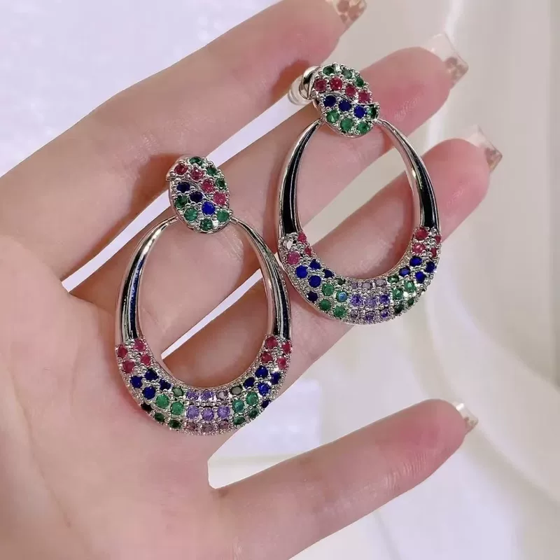 Объемные серьги, украшенные бриллиантами, европейский стиль