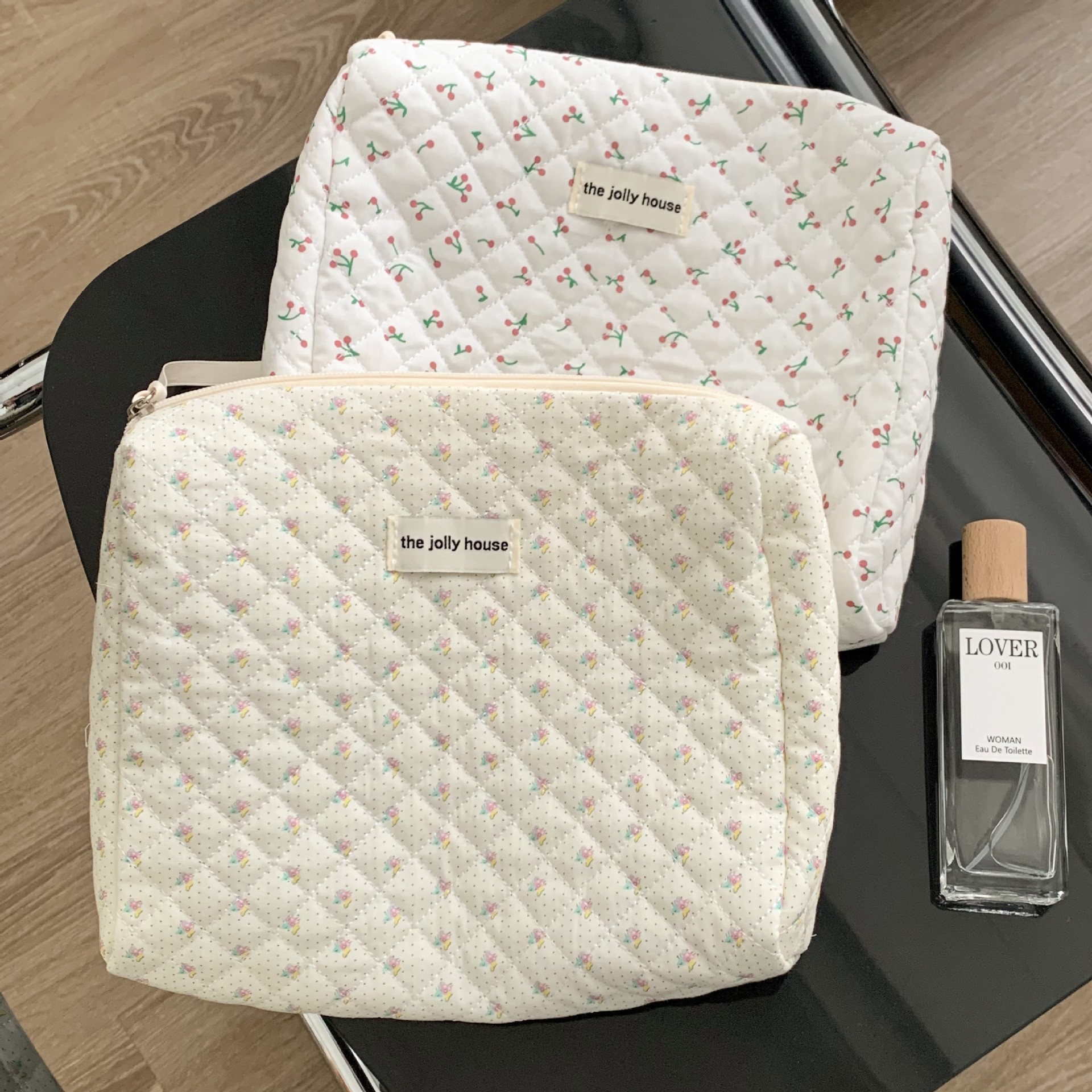 Cute fashionable retro cosmetic bag