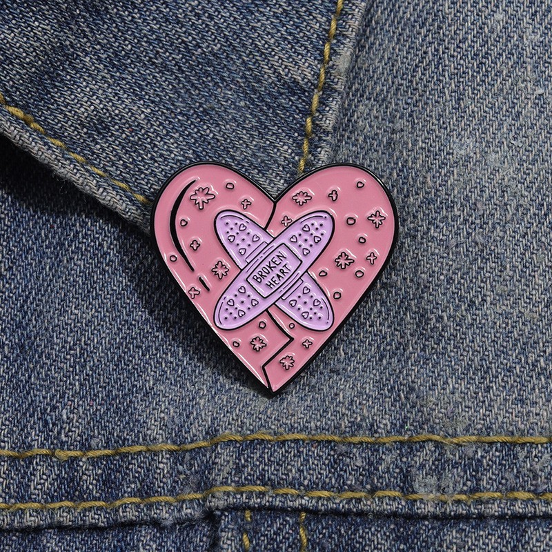 Cartoon Style Simple Style Pin Letter Heart Shape Alloy Plating Unisex Brooches display picture 4