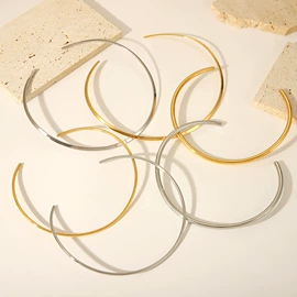 项链;耳钉;耳环