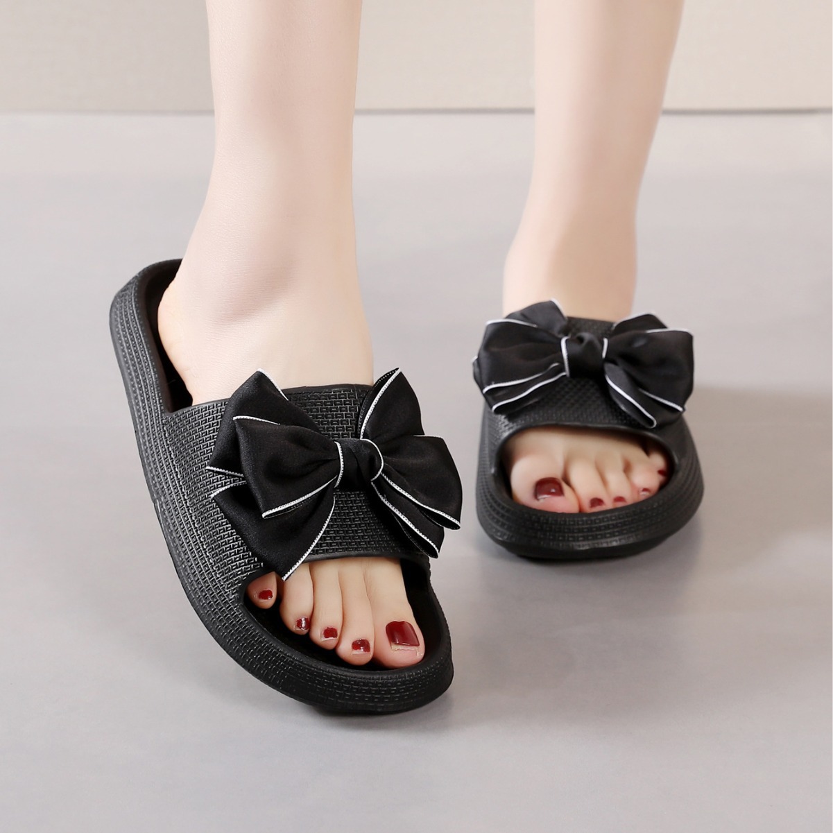 Nuevas zapatillas frías de fondo grueso Eva Butterfly Network Infrared Wear han Summer Comfort Lady arrastre