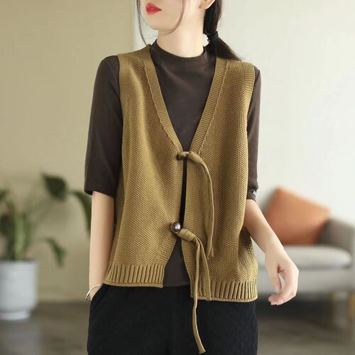 Large size retro artistic cotton knitted vest for women in spring and autumn loose sweater, waistcoat, buckle, horse clip, worn outside