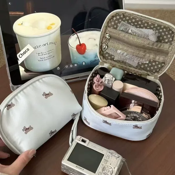 Cute Puppy Makeup Bag for Women, Portable Storage Bag, Large Capacity, Travel-Resistant, Wear-Resistant Handbag