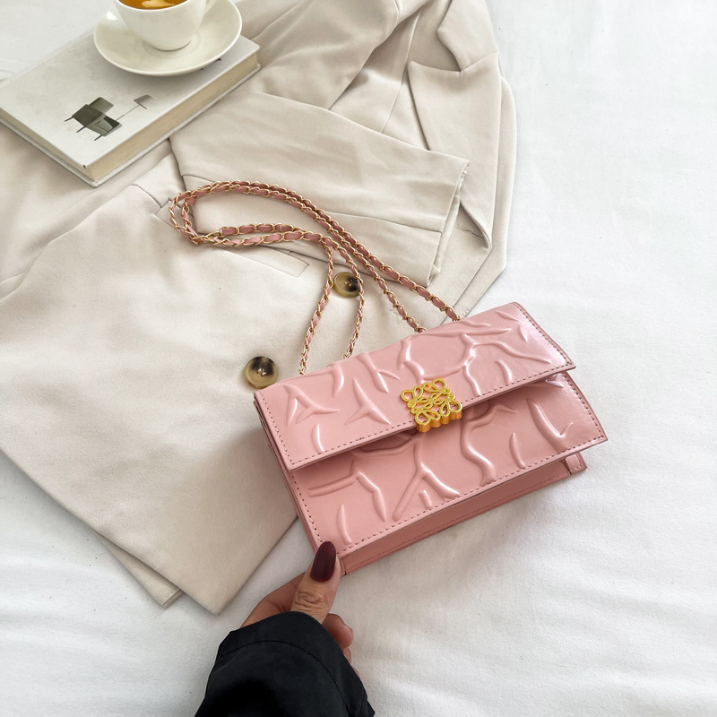2023 verano textura pequeña bolsa cuadrada Bolsa de mensajero de hombro de cadena elegante de las mujeres de moda de este año