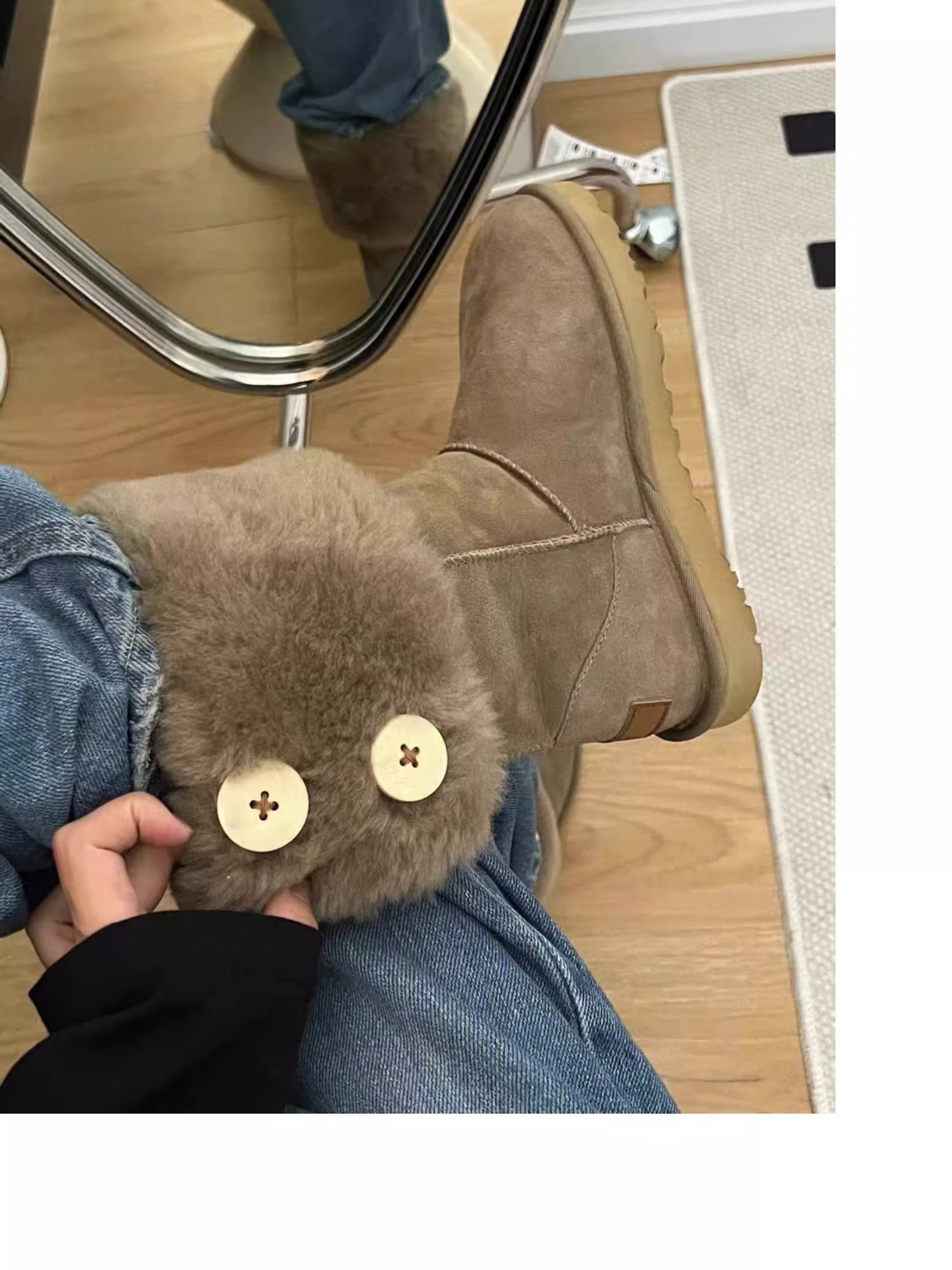 2023 winter new Europe and the United States hot button two wear snow boots female sheep fur one velvet inside warm mid-calf boots_voghion.com