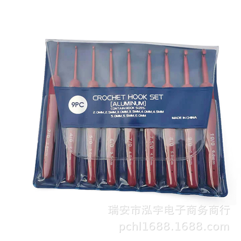 Nuevas herramientas de tejer traje de ganchillo de aluminio de silicona TPR crochet mango rojo recubierto de aluminio crochet conjunto completo de 9 pu bolsas