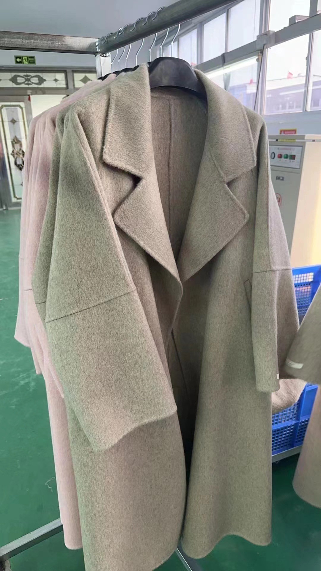 연한 갈색 [긴 머리]