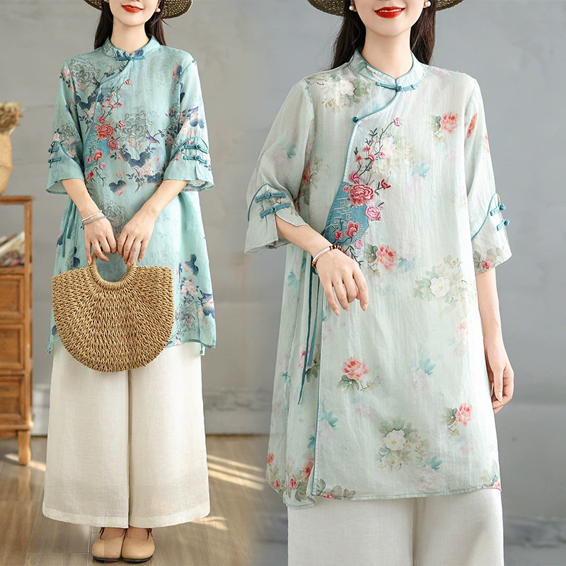 Реальный снимок # Льняное платье в национальном стиле с вышитым галстуком, косым лацканом, воротником-стойкой, пуговицами, средней длины и принтом, 2025 года.