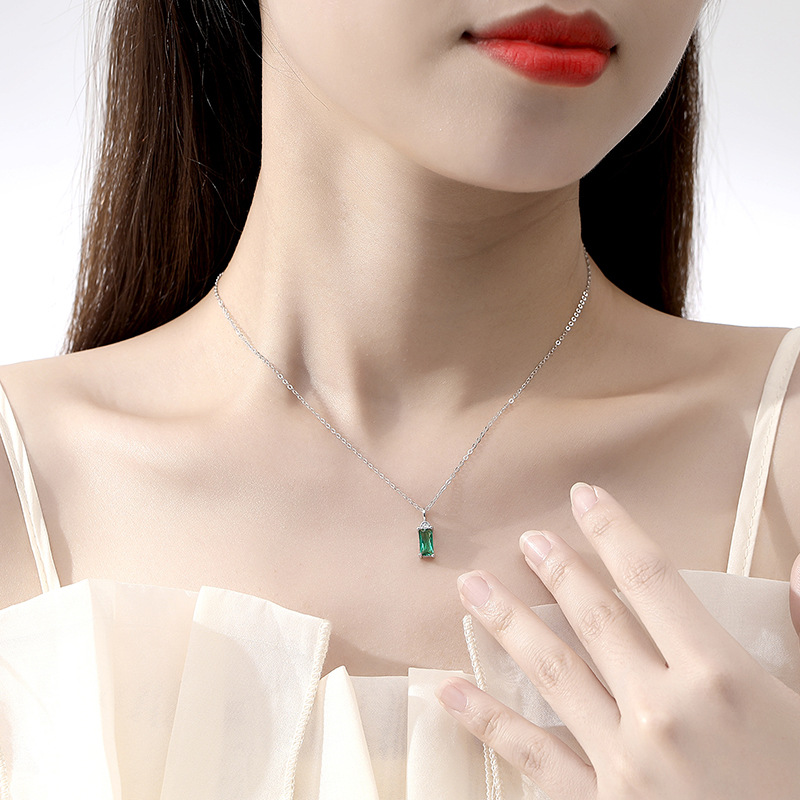 Retro 925 plata collar esmeralda cuadrado circón collar artístico luz lujo estilo nicho diseño collar al por mayor
