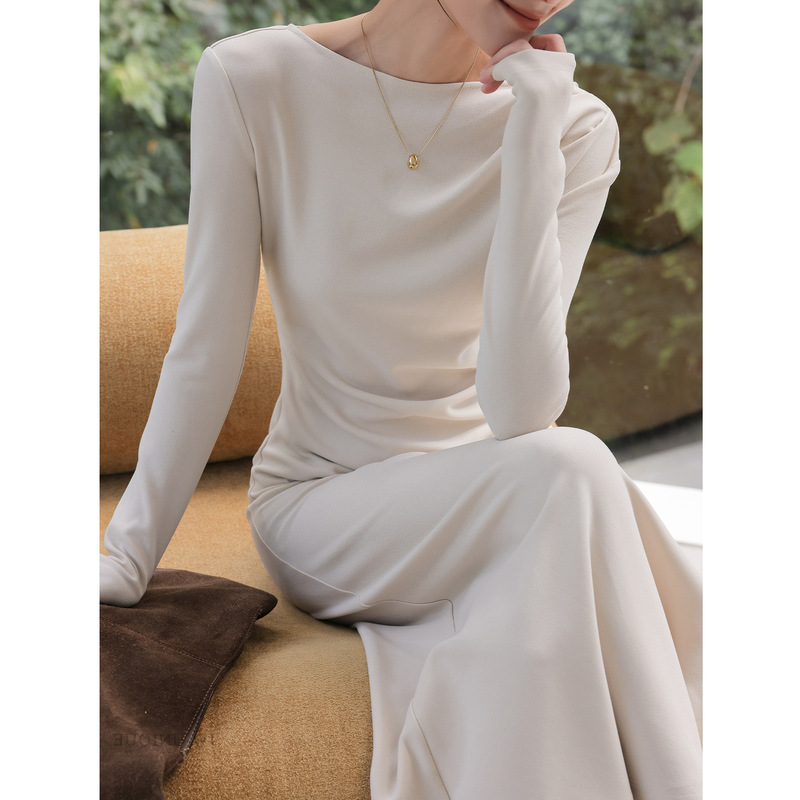 Off-white long-sleeved waist-cinching dress for women, casual autumn and winter new style, simple and elegant mid-length knit dress Off-white long-sleeved waist-cinching dress for women, casual autumn and winter new style, simple and elegant mid-length knit dress