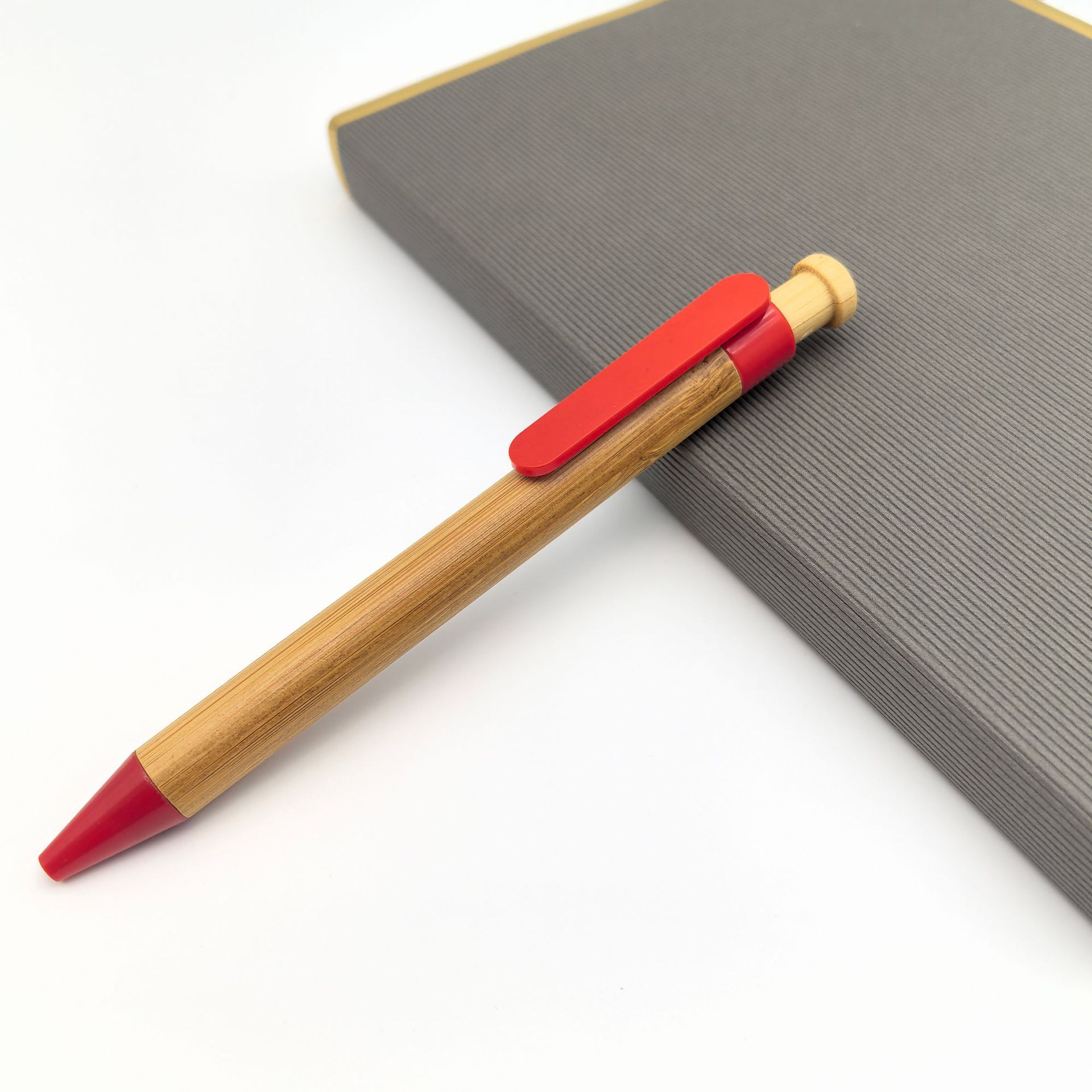 Lápiz de bola de bambú transfronterizo al por mayor cabeza de hongo pequeño respetuoso con el medio ambiente material de paja lápiz de madera de bambú logotipo láser lápiz de bambú