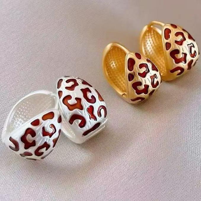 Boucles d'oreilles rondes vintage imprimé léopard élégantes_voghion.com