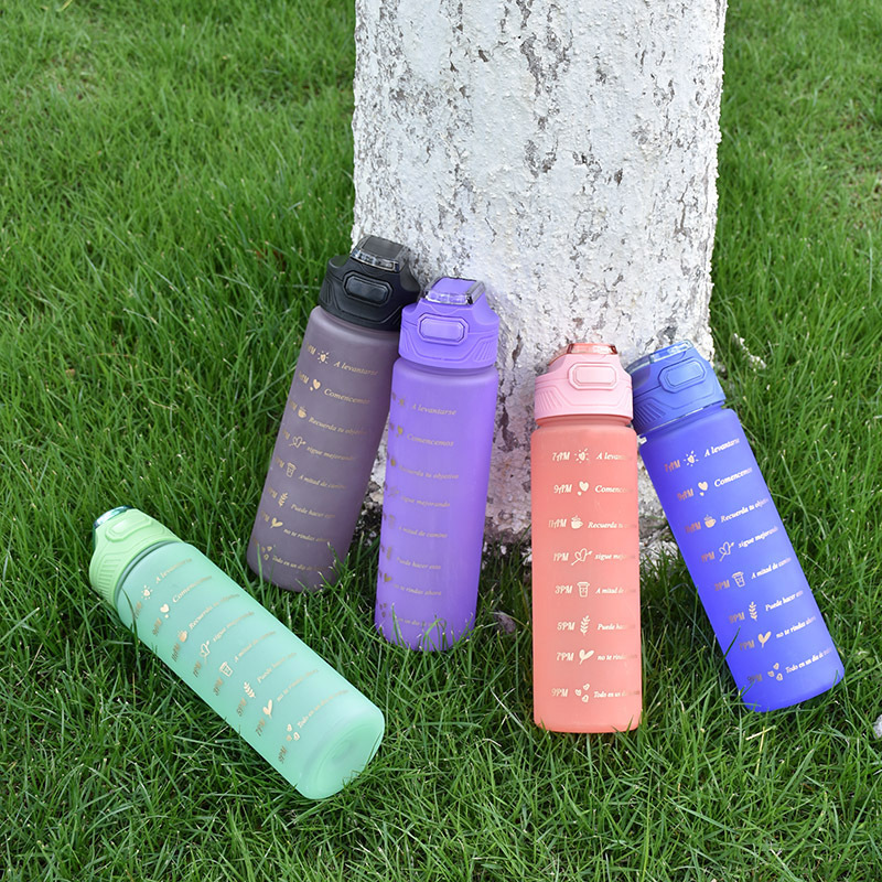 Creative scrub high -value hand -in sports water cup with scale…