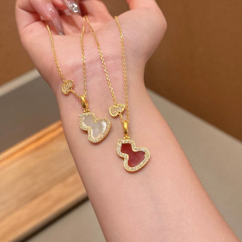Gold Store Same Style Kirin Red Chalcedony Gourd Necklace Copper Gold-Plated Natural White Mother-Of-Pearl Rose Gold Light Luxury Collarbone Chain