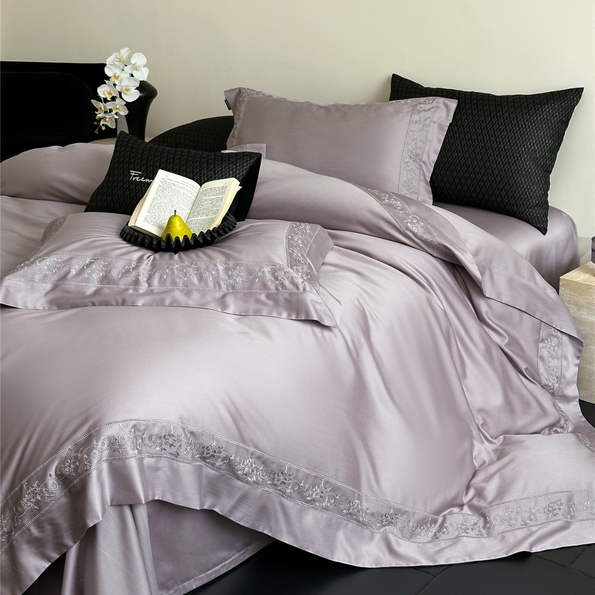 Modern Light Luxury Style Hollow Lace High-Definition Warm Bedding Bedding Autumn and Winter Silk Cotton Brushed Four-Piece Set Die Dai