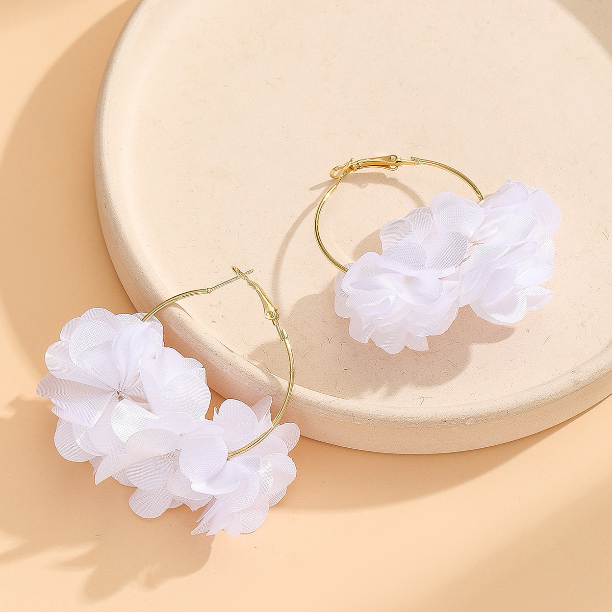 7g Weight Copper Ear Needle Material Earrings Classification 1 Pair Quantity Casual, Street, Shopping Occasion Flower Pattern All Seasons Season Women's Gender Vacation, Bohemian Style 1 Pair Vacation Bohemian Flower Cloth Earrings 8