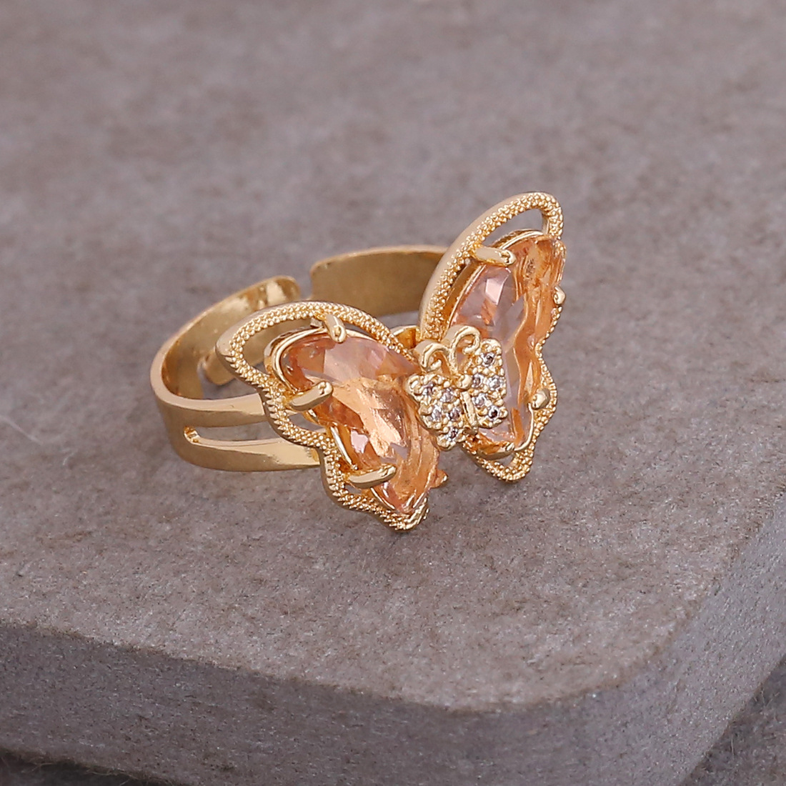 Retro Multi-color Three-dimensional Butterfly Copper Ring Wholesale Nihaojewelry display picture 2