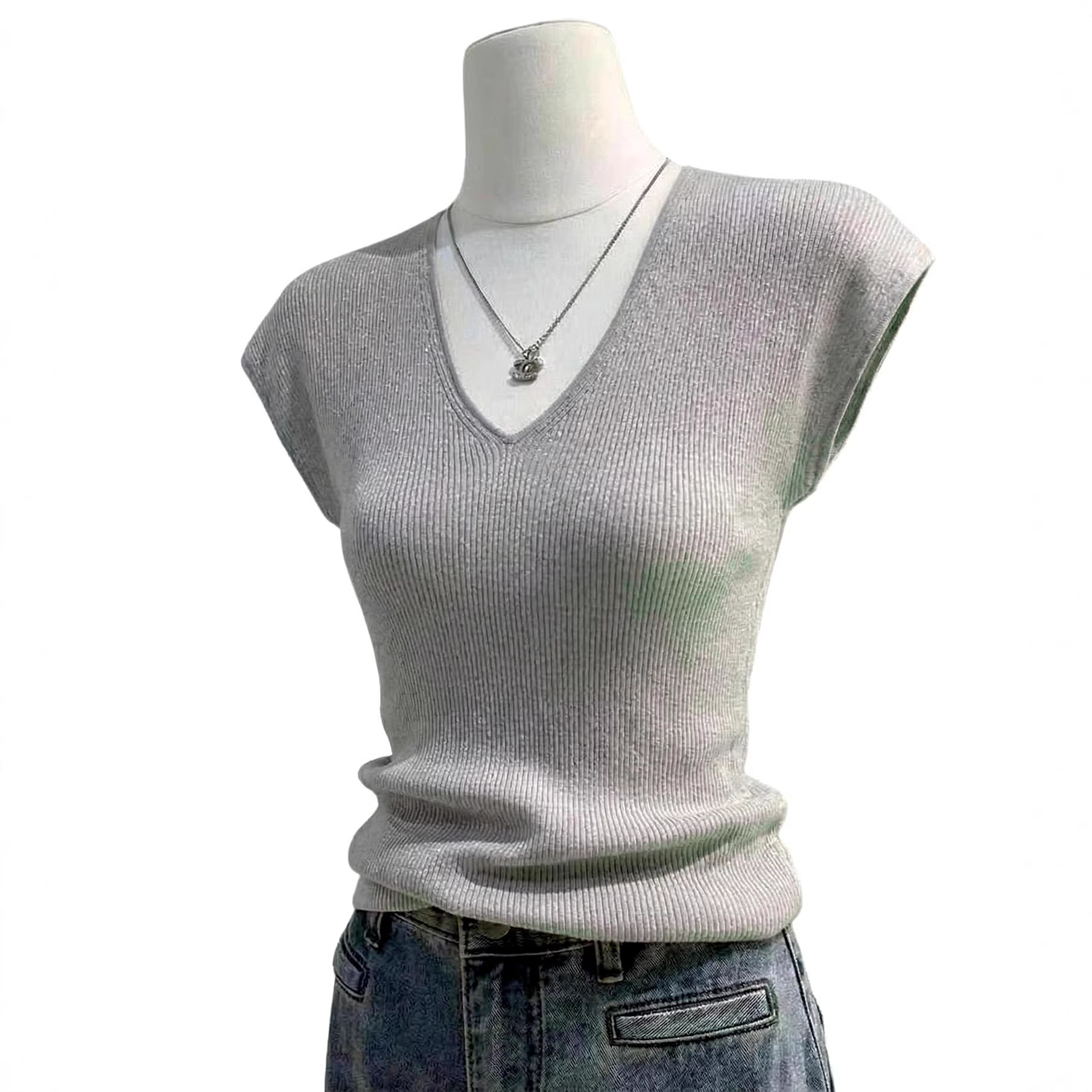 Andy Velvet Korean-Style V-Neck Sleeveless Knit Top for Women, Summer 2026 New Model, Unique and Stunning Slim-Fit Tank Top