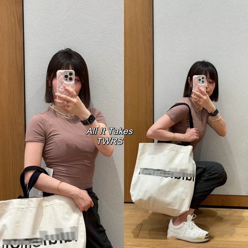 Lululemon Trendy Brand Large-Capacity Canvas Tote Bag for Male and Female Students Travel Yoga Bag Fitness Tote Bag