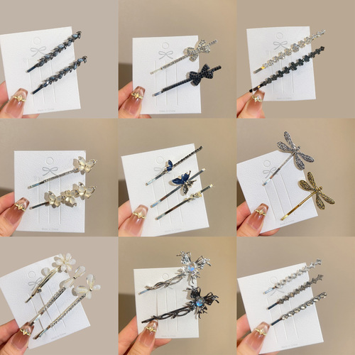 Alloy cross hair clips for women, delicate side-swept bangs clip with a premium feel, large-sized styling accessory perfect for half-up hairstyles and fuller hair volumes.