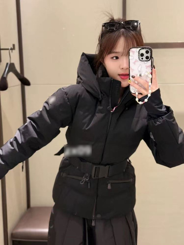 2025年秋冬Mon*新款90白鹅绒滑雪服外套系带收腰连帽蒙口羽绒服女|undefined