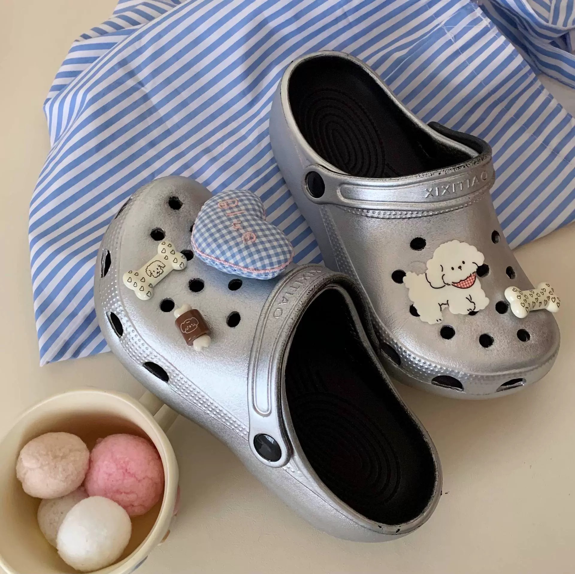 Щенок в решетке, любящий щенок, продвинутый серебряный Баотоу, пляжные сандалии, удобные мягкие подошвы