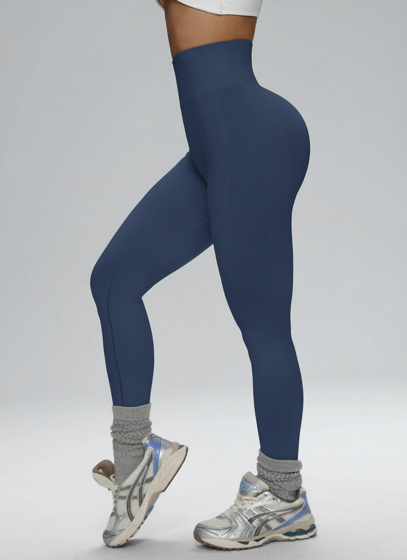 Europa y los Estados Unidos sin costuras cintura alta pantalon de gimnasio de alta cadera para mujeres corriendo al aire libre apertado nueve pantalones de pelusa de miel