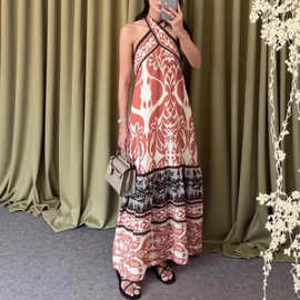 2026欧美女装波西米亚风挂脖印花长裙度假风收腰显瘦大摆连衣裙女
