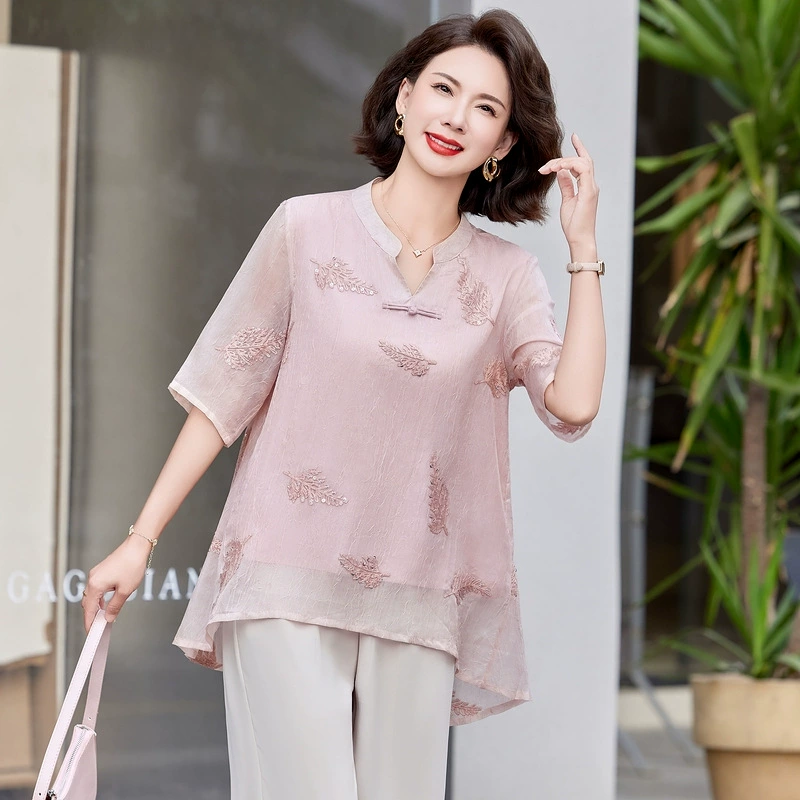 Одежда для мам 2025: новые летние топы, стильные футболки, свободные пуловеры и шифоновые рубашки для женщин среднего и пожилого возраста