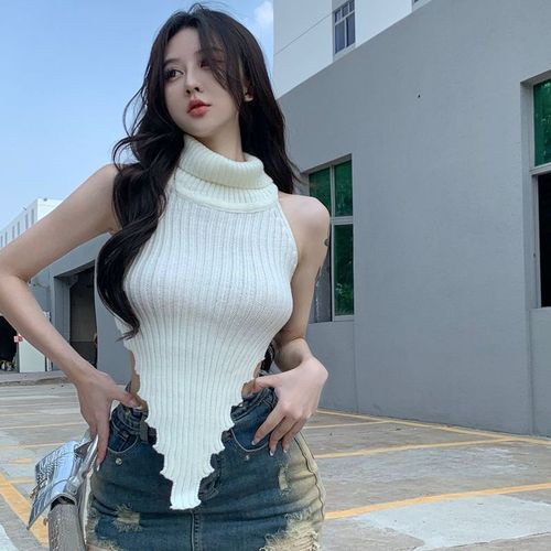 Sleeveless vest sweater for women in autumn and winter new design turtleneck sweater hot girl sexy slim short top