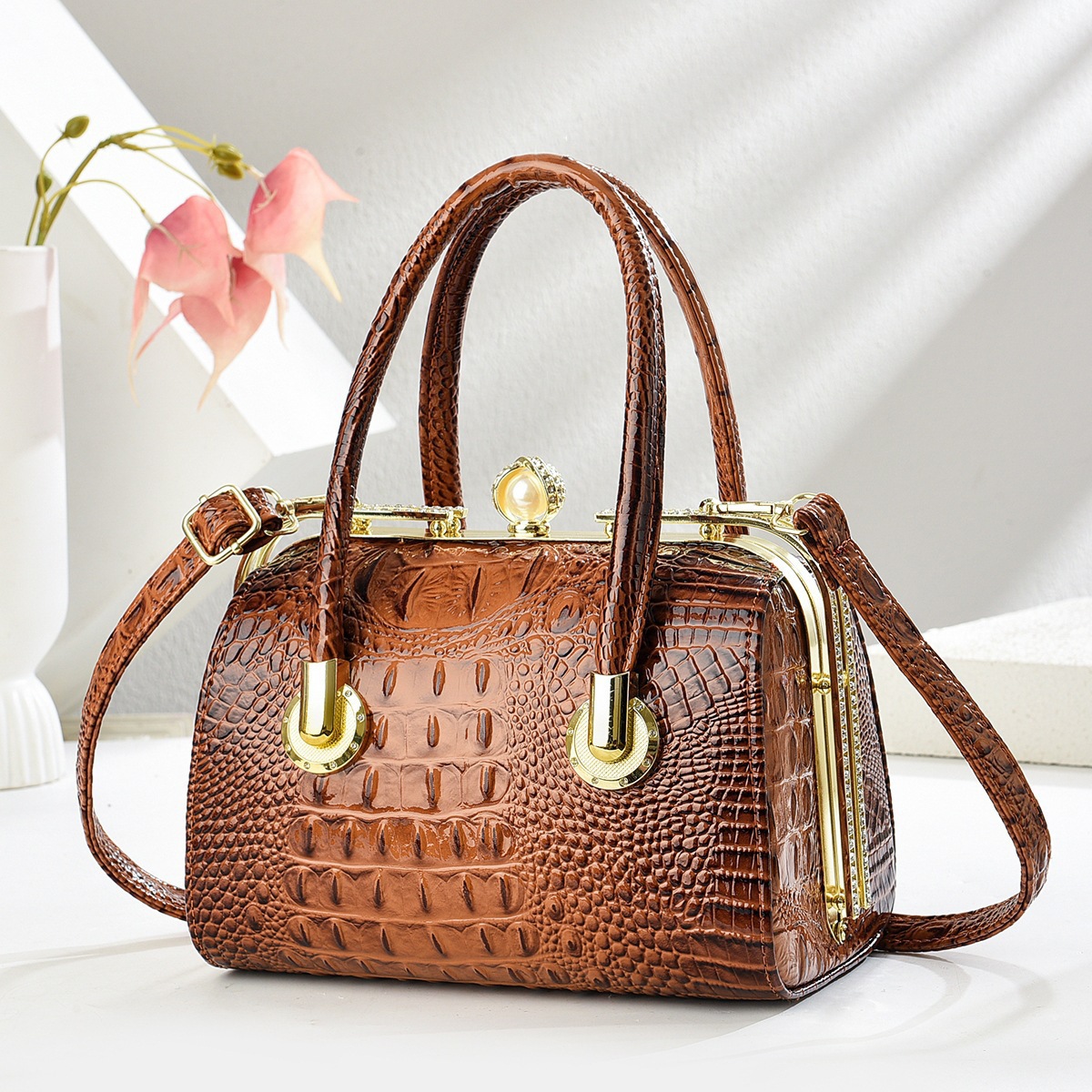 Bolso de cena para mujeres 2025, nuevo bolso de mano universal, bolso de hombro, bolso de viaje elegante de mujer, bolso de diamante de abrazadera de mujer