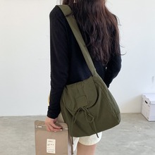 韩版复古翻盖尼龙包大容量女斜挎包春夏新款休闲学生上课单肩包女