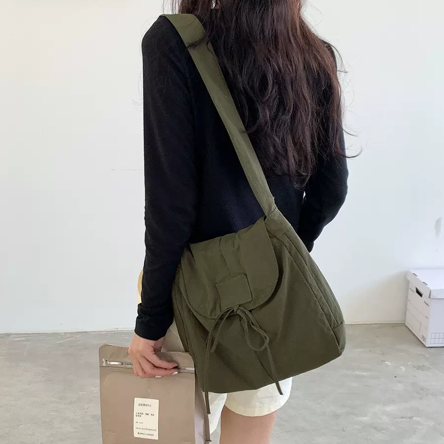 学生休闲韩国斜挎包夏季翻盖小众设计新款小方包尼龙女士单肩包女