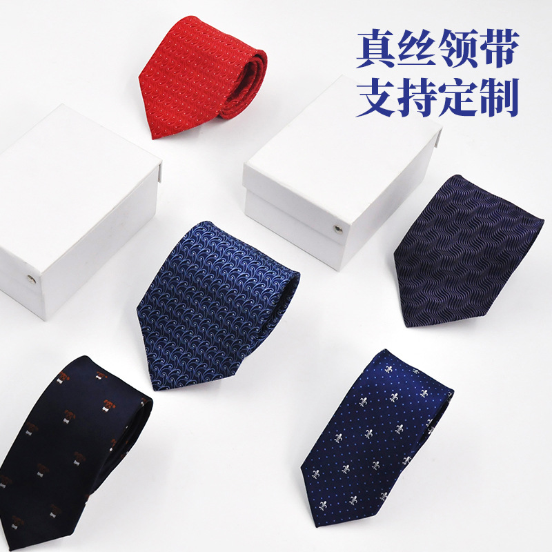Professional men's silk tie